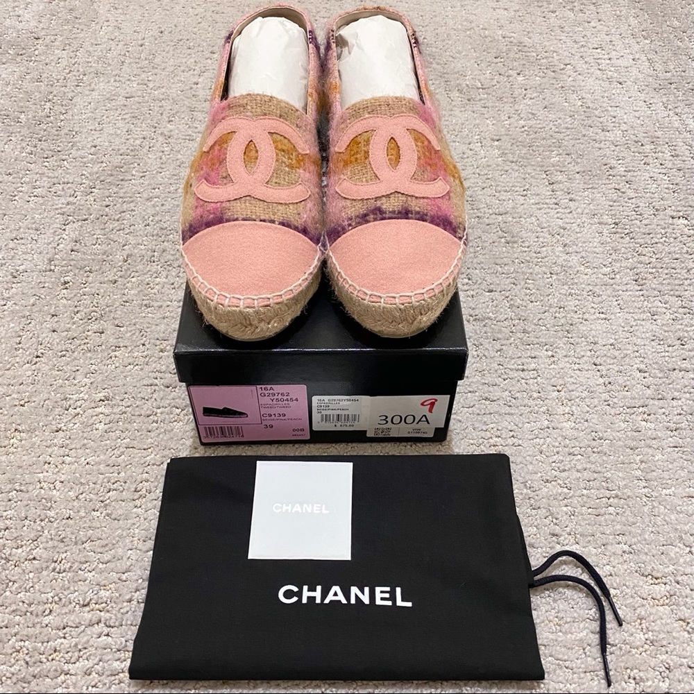 2016 Chanel New Pink Tweed CC Espadrilles sz 39